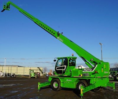 Chariot télescopique vert sur le chantier